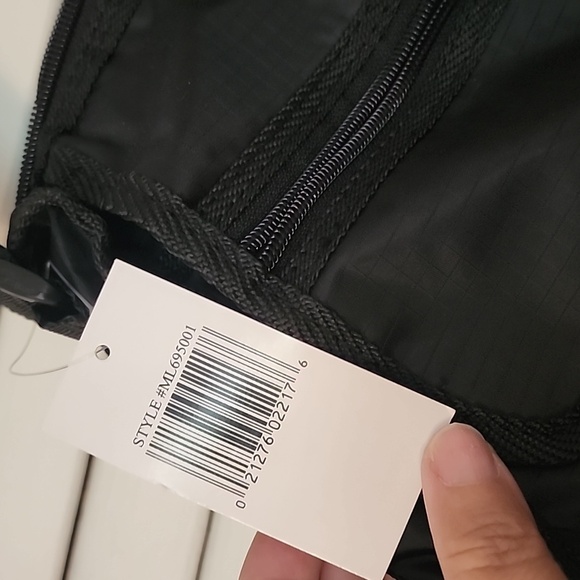 Maple leaf packable adjustable shoukder strap - Picture 3 of 9